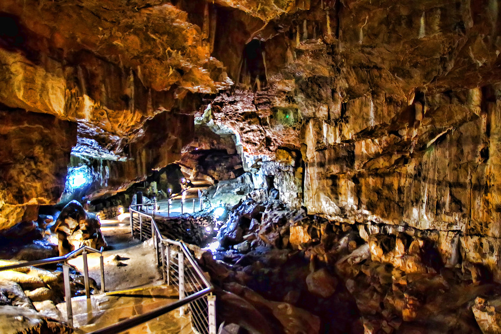 Poole's Cavern
